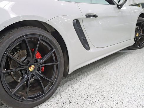 Used 2018 Porsche 718 Boxster S image 14