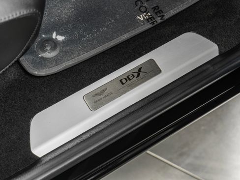 Used 2021 Aston Martin DBX AWD/4WD image 31