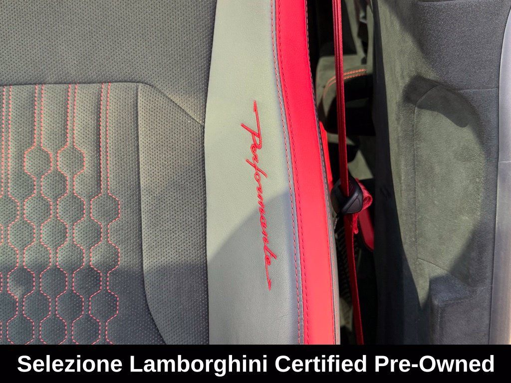 Used 2024 Lamborghini Urus Performante AWD/4WD image 32