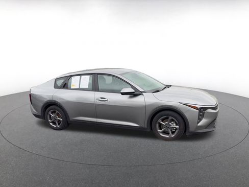Used 2025 Kia K4 FWD image 2