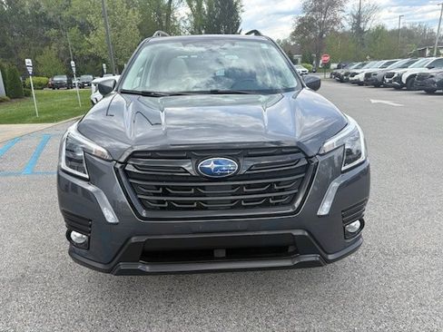 Used 2023 Subaru Forester Premium AWD/4WD image 3