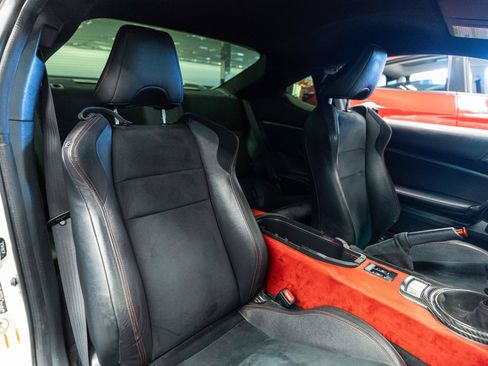 Used 2015 Subaru BRZ Limited w/ Popular Package #2B RWD image 13