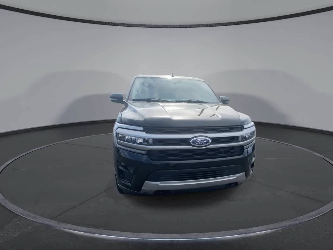 Used 2023 Ford Expedition XLT AWD/4WD image 3