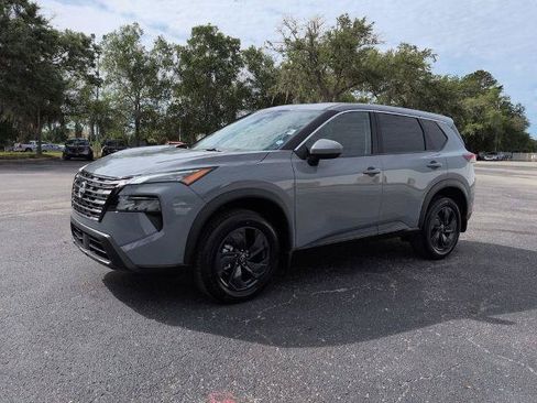 Certified 2026 Nissan Rogue SV FWD image 8