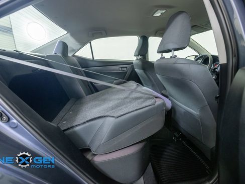 Used 2018 Toyota Corolla LE FWD image 35