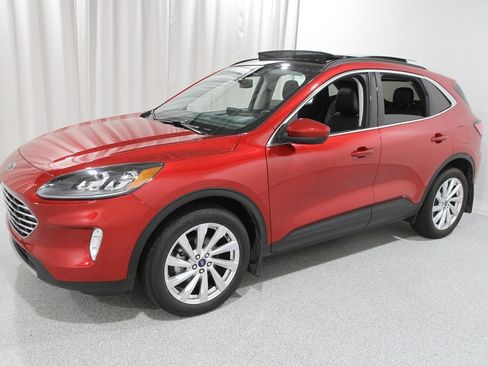 Certified 2022 Ford Escape Titanium w/ Titanium Elite Package image 3