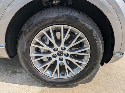 Used 2026 Genesis GV80 2.5T RWD image 9
