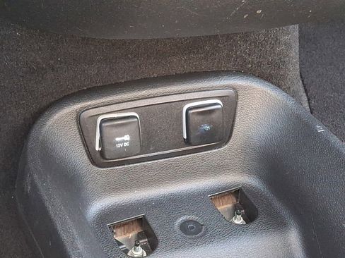 Used 2019 Chrysler Pacifica Limited FWD image 35