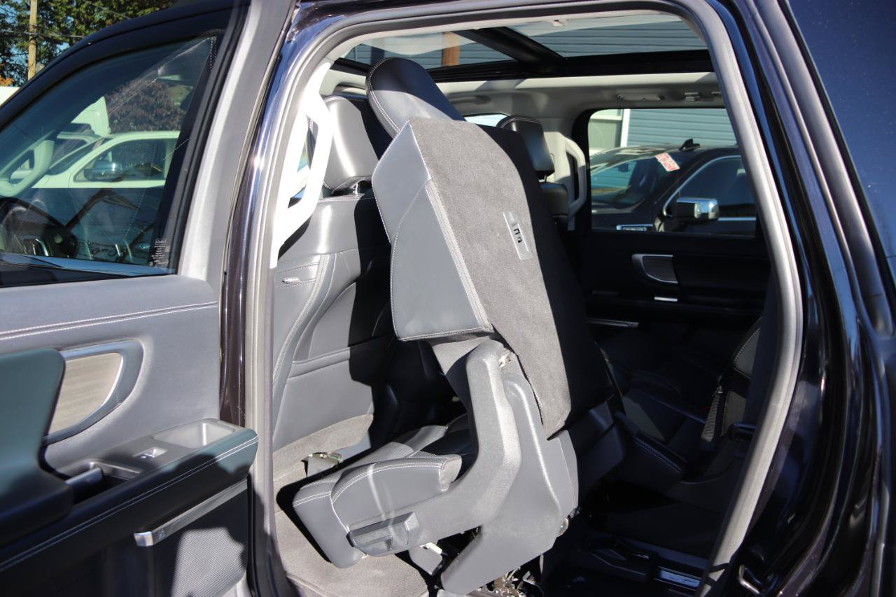 Used 2025 Ford Expedition Max Platinum AWD/4WD image 30