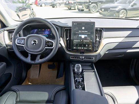 New 2026 Volvo XC60 T8 Ultra w/ Climate Package AWD/4WD image 28