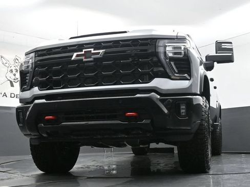New 2026 Chevrolet Silverado 2500 ZR2 w/ LPO, Dark Essentials Package AWD/4WD image 34