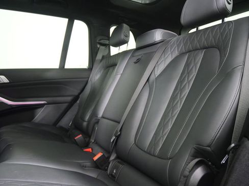 Certified 2023 BMW X7 xDrive40i w/ Premium Package image 16