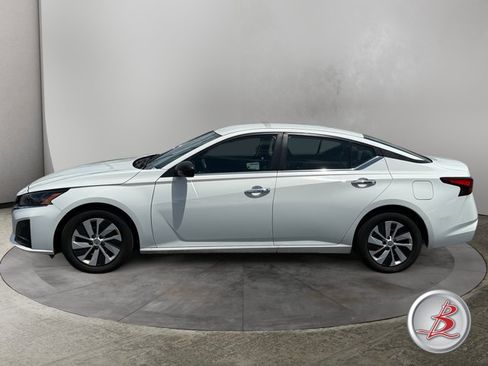 Used 2024 Nissan Altima 2.5 S FWD image 4