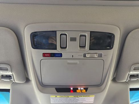 Used 2017 Subaru Legacy 3.6R Limited image 21