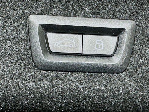 Used 2025 BMW 330i xDrive Sedan image 31