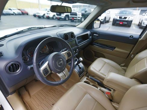 Used 2014 Jeep Patriot Limited w/ Sun/Sound Group AWD/4WD image 4