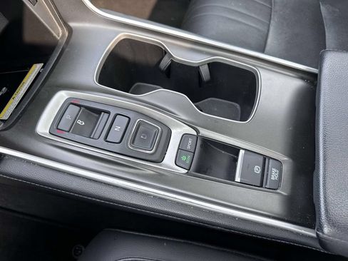 Used 2018 Honda Accord Touring image 29