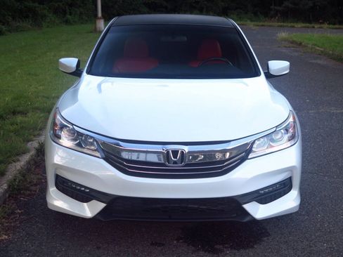 Used 2017 Honda Accord Sport image 27