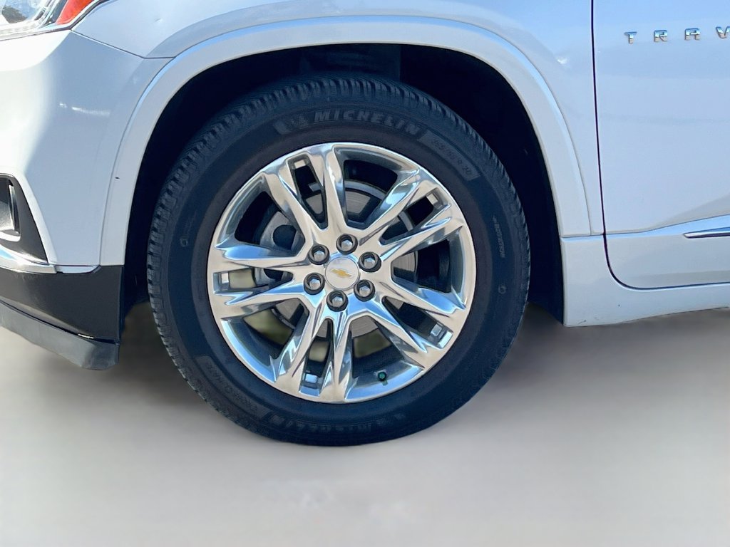 Used 2018 Chevrolet Traverse High Country AWD/4WD image 32