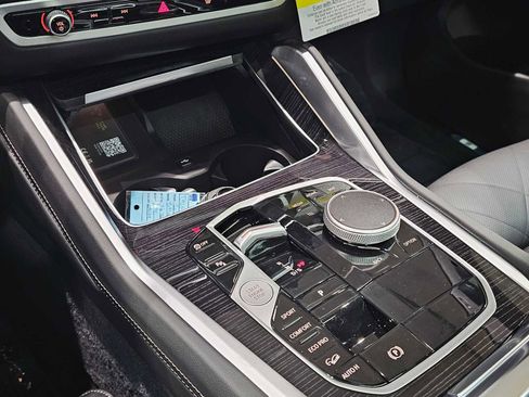 New 2026 BMW X6 xDrive40i w/ Climate Comfort Package image 17