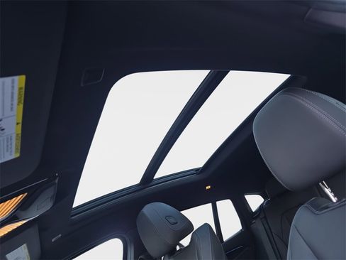 Used 2024 BMW X4 xDrive30i w/ Parking Assistance Package image 34