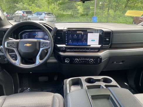Used 2023 Chevrolet Silverado 1500 LT AWD/4WD image 15
