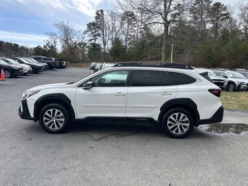 Used 2025 Subaru Outback Premium AWD/4WD image 6