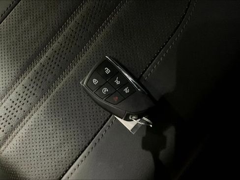 Used 2025 Chevrolet Tahoe High Country image 27