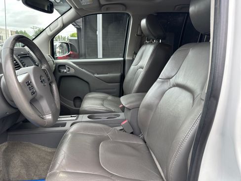 Used 2018 Nissan Frontier SV AWD/4WD image 9