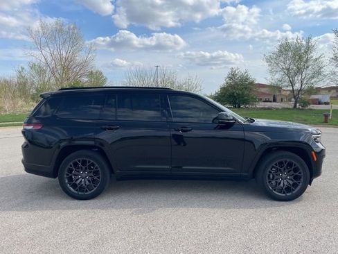 Used 2025 Jeep Grand Cherokee L Summit w/ Obsidian Package image 2