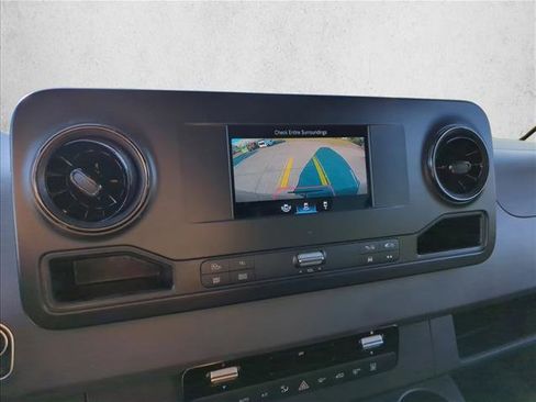 Used 2019 Mercedes-Benz Sprinter 2500 image 13