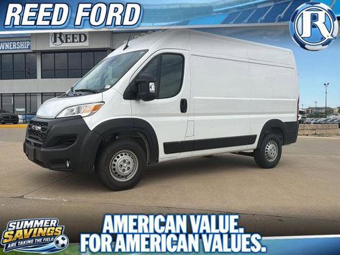 Used 2025 RAM ProMaster 2500 w/ Convenience Group FWD image 1