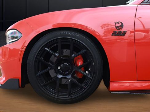 Used 2017 Dodge Charger R/T Scat Pack w/ Beats Audio Group RWD image 6