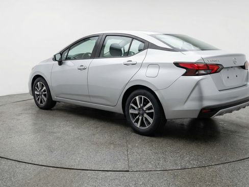 Used 2025 Nissan Versa SV image 6