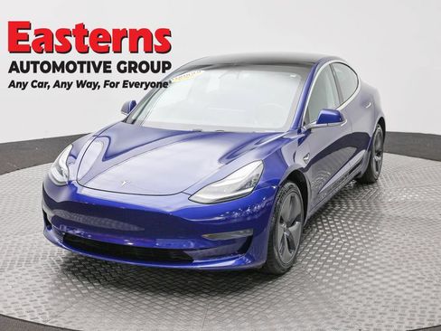 Used 2020 Tesla Model 3 Standard Range RWD image 1