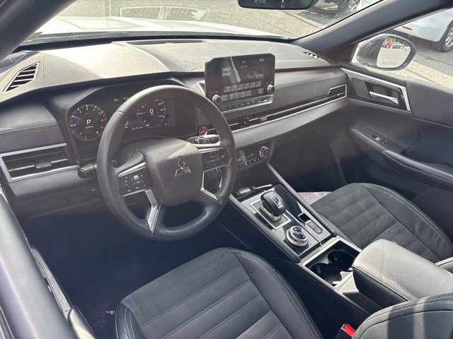 Used 2023 Mitsubishi Outlander SE AWD/4WD image 12