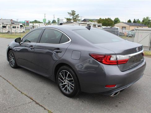 Used 2017 Lexus ES 350 w/ Luxury Package FWD image 5
