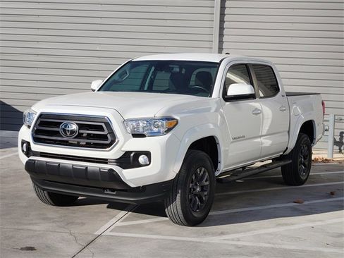 Used 2021 Toyota Tacoma SR5 w/ SR5 Appearance Package (SM) image 4