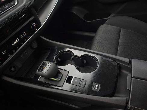 Used 2025 Nissan Rogue SV FWD image 20