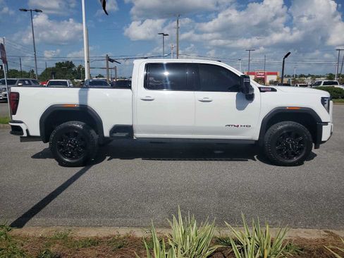 Used 2024 GMC Sierra 2500 AT4 w/ AT4 Premium Plus Package AWD/4WD image 7