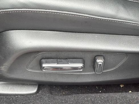 Used 2024 Honda HR-V EX-L image 8