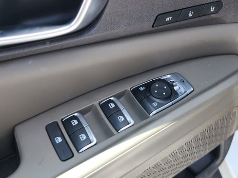 Used 2026 Kia Carnival EX FWD image 16