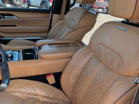 Used 2022 Jeep Grand Wagoneer Series III AWD/4WD image 23