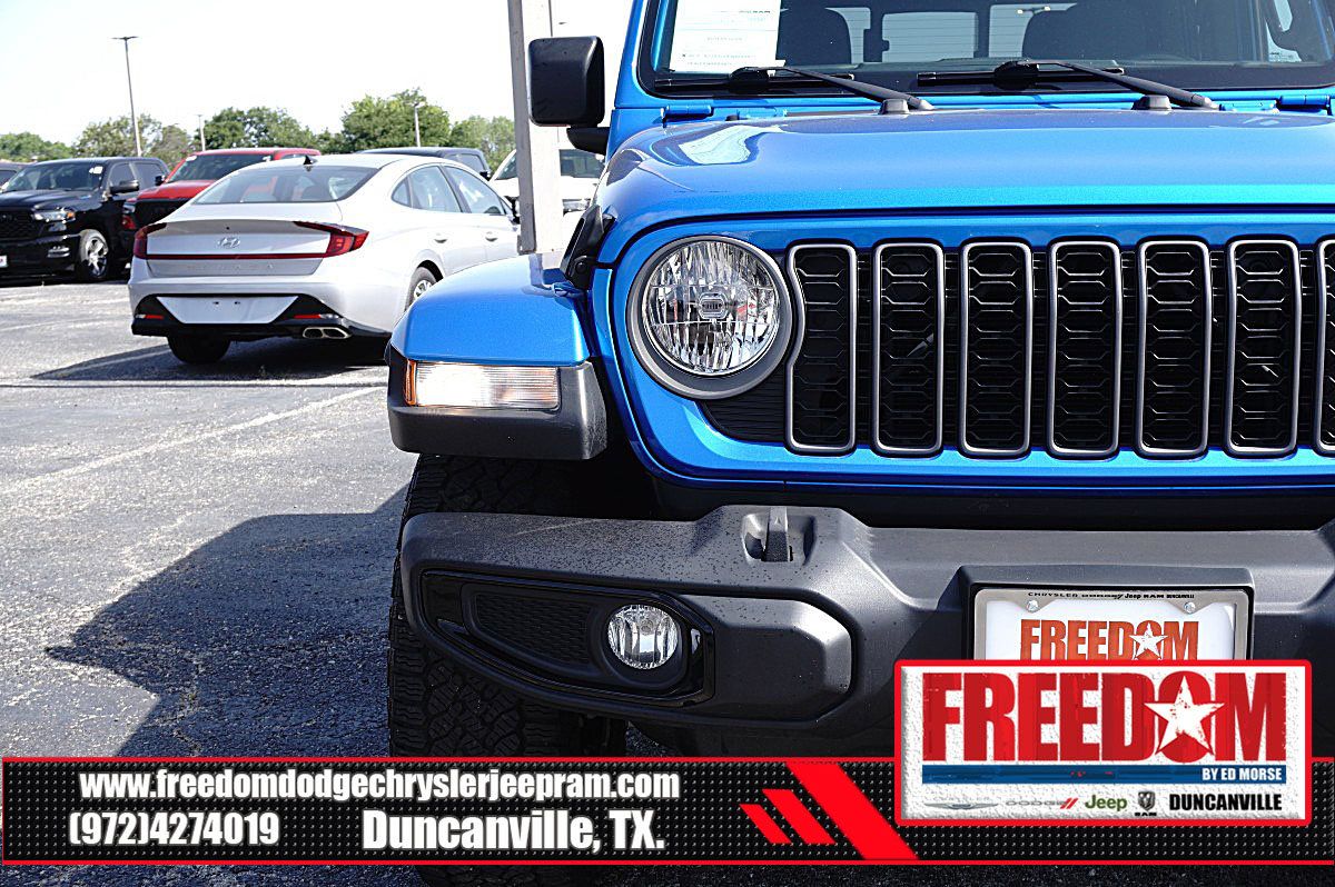 Used 2025 Jeep Gladiator Sport AWD/4WD image 44