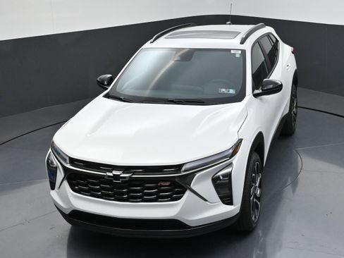 New 2026 Chevrolet Trax RS w/ Sunroof Package FWD image 44