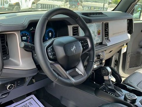 New 2026 Ford Bronco Outer Banks w/ Sasquatch Package AWD/4WD image 15