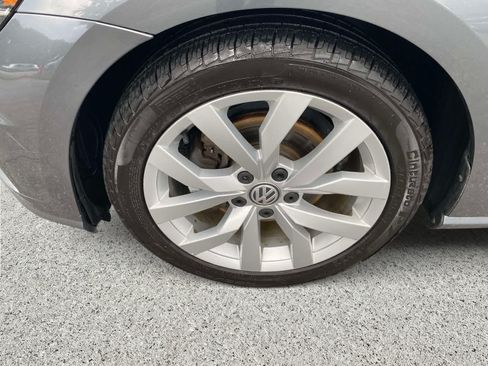 Used 2019 Volkswagen Golf SE w/ Driver Assistance Package FWD image 31