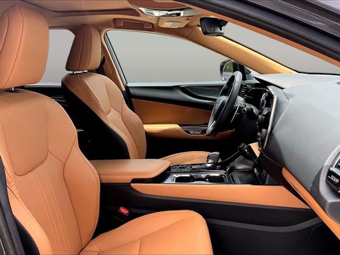 Used 2024 Lexus NX 250 FWD image 9
