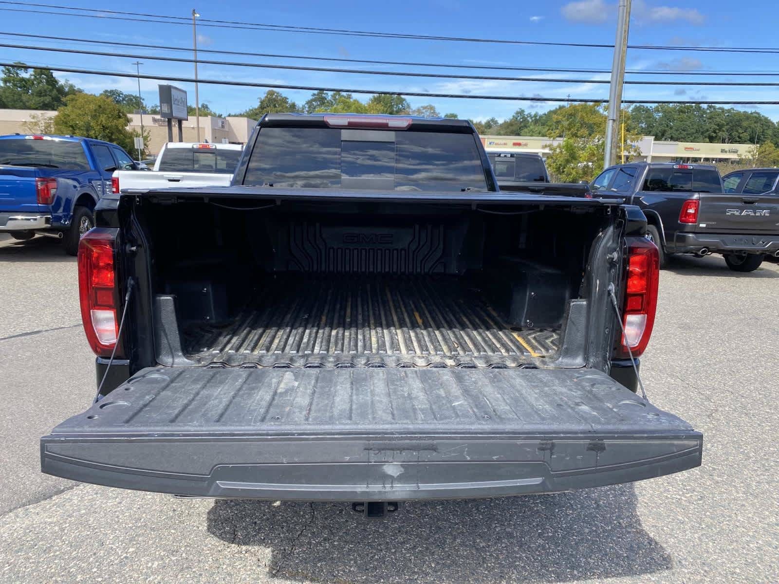 Used 2021 GMC Sierra 1500 Elevation w/ Preferred Package AWD/4WD image 5