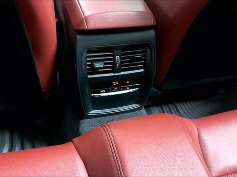 Certified 2024 BMW 430i xDrive Convertible w/ Premium Package image 33